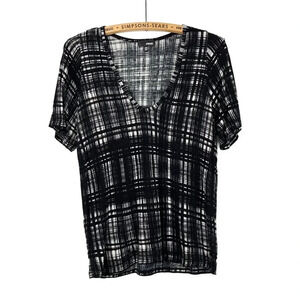 Aritzia Wilfred Free Womens XS Plaid V Scoop Neck T Shirt Black White Check